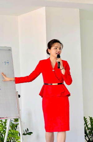 Dáng ngồi thanh lịch – bí quyết tôn lên phong thái của một quý cô! Chỉ cần chú ý tư thế ngồi, bạn đã thể hiện được sự tự tin và đẳng cấp